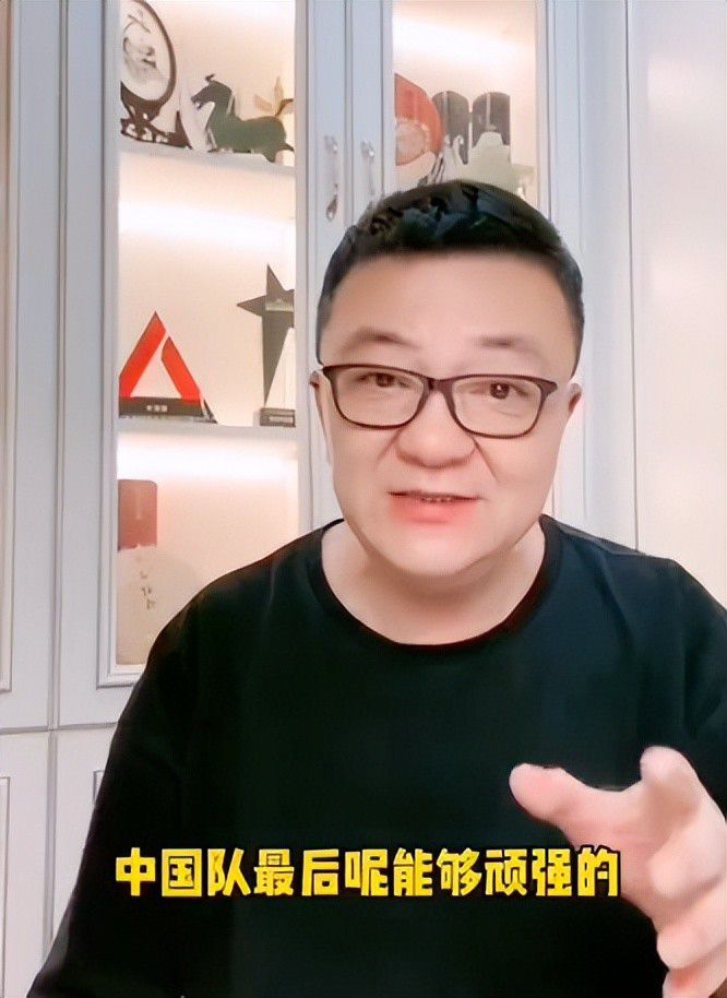 最近几个转会窗，英超就从法甲引进了萨利巴（阿森纳）、姆贝莫（布伦特福德）、吉马良斯（纽卡）以及多库（曼城）等球员。